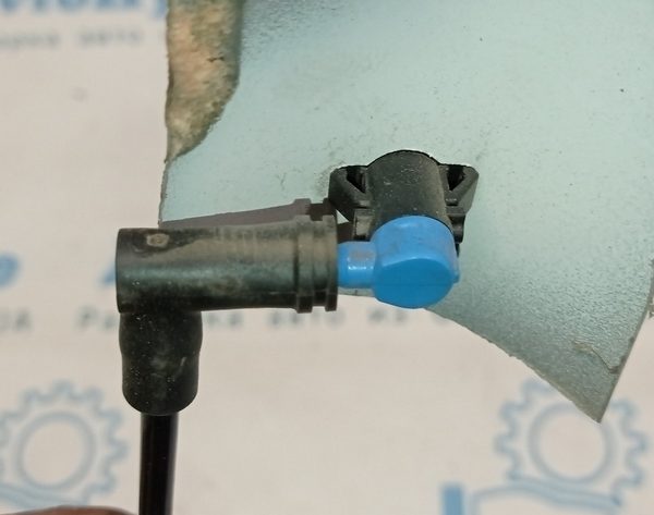 Форсунка омывателя лобового стекла Chevrolet Volt 16- 23387402