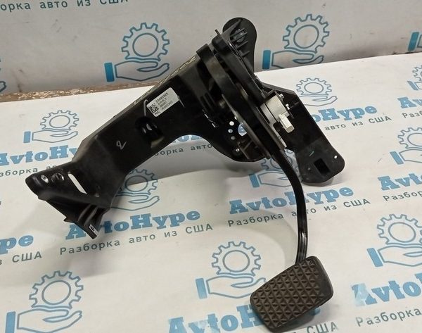 Педаль тормоза Chevrolet Volt 16- 84121982