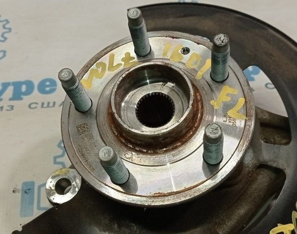 Ступица перед лев Chevrolet Volt 16- 13580304