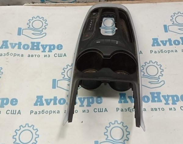 Накладка центральной консоли с подстаканниками Chevrolet Volt 16- 84241581