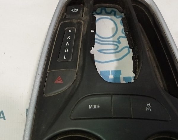 Блок кнопок центральной консоли Chevrolet Volt 16- 23300191