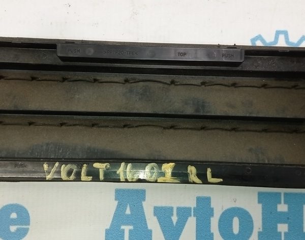 Щиток вентиляции левый Chevrolet Volt 16- 13597326