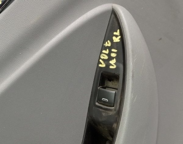 Управление стеклоподъемником зад лев Chevrolet Volt 16- 84513466