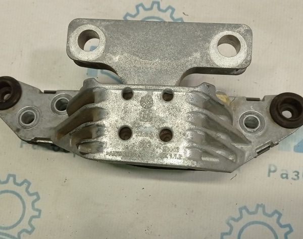 Подушка двигателя правая Chevrolet Volt 16- (01) трещина 23339695