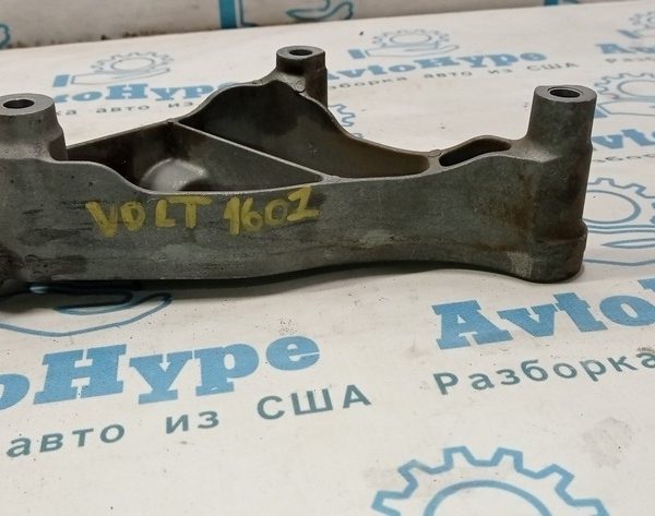 Кронштейн подушки двигателя передний Chevrolet Volt 16- 22969962