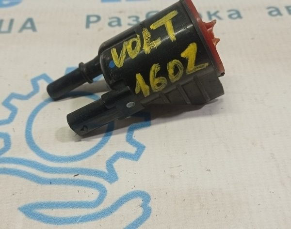 Клапан продувки топливных паров Chevrolet Volt 16- (01) сломан фланец 12656577
