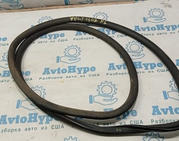 Уплотнитель дверного проема перед лев Chevrolet Volt 16- 23458651