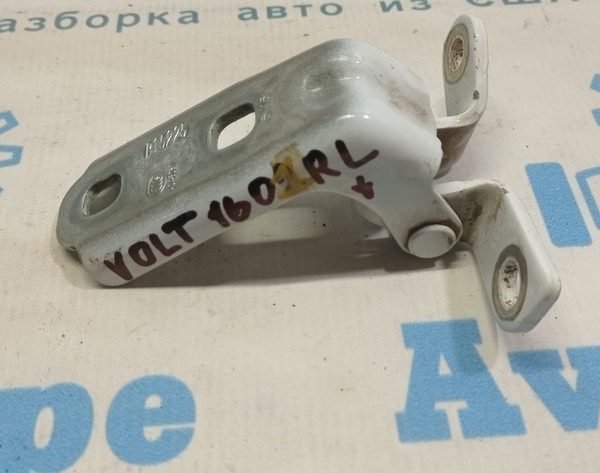 Петля двери нижняя зад лев Chevrolet Volt 16- 13501715