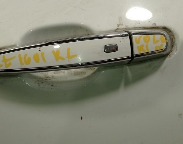 Заглушка внешней ручки зад прав Chevrolet Volt 16- 13599551