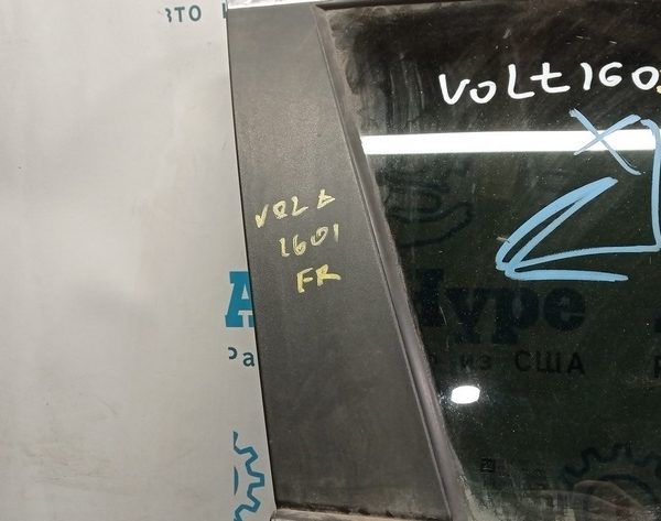 Накладка двери боковая перед прав Chevrolet Volt 16- (01) деф. спереди 23323964