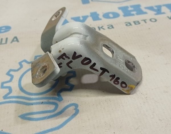 Петля двери нижняя перед лев Chevrolet Volt 16- 13583613