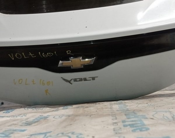 Накладка двери багажника Chevrolet Volt 16- 84240957