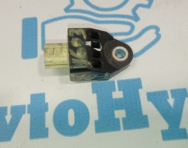 Датчик подушки безопасности перед лев Subaru Forester 14-18 SJ 98235SG010