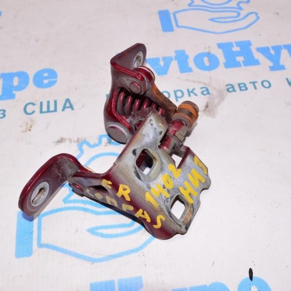 Петля двери нижняя перед прав Jeep Compass 11-16 5115712AK