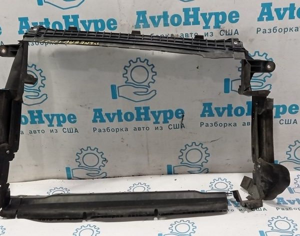 Дефлектор радиатора охлаждения Jeep Renegade 15-18 дорест 1.4 рамка деф.(03) 68256139AA