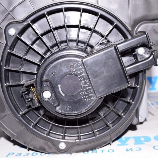 Мотор вентилятор печки Subaru Forester 14-18 SJ (04) 8727006060