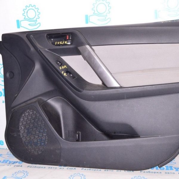 Обшивка двери (карточка) перед прав Subaru Forester 14-18 SJ черн с серой вставкой 94212SG040NA