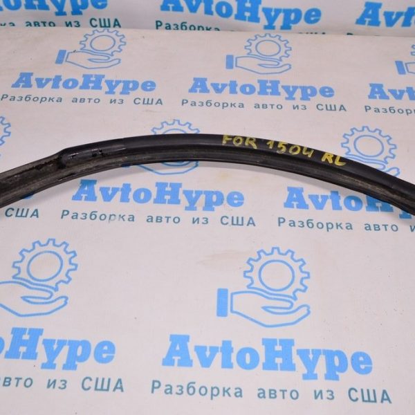 Уплотнитель арки зад лев Subaru Forester 14-18 SJ 63526sg010