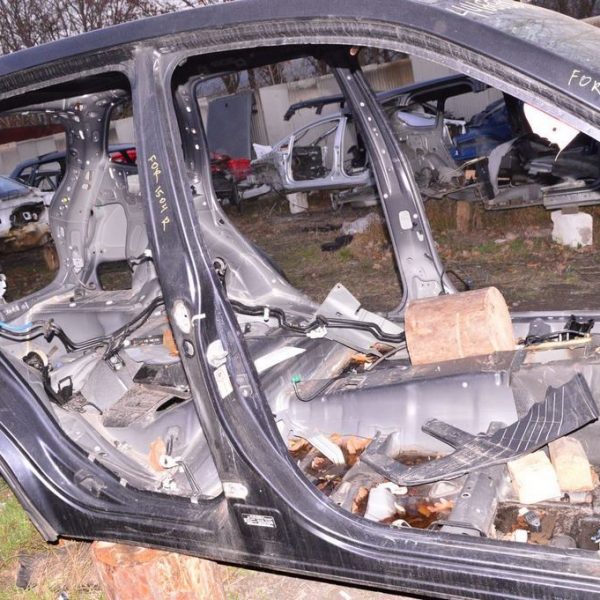 Стойка кузовная центральная правая Subaru Forester 14-18 SJ (03) черный цвет 51429SG0009P