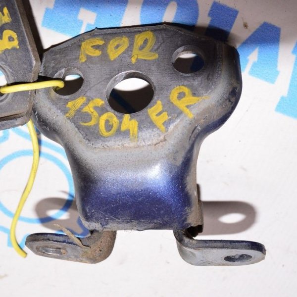 Петля двери нижняя перед прав Subaru Forester 14-18 SJ 60079SG002