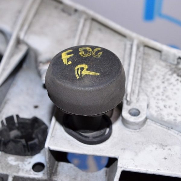 Отбойник капота прав Ford Focus mk3 11-18 CV6Z16758A