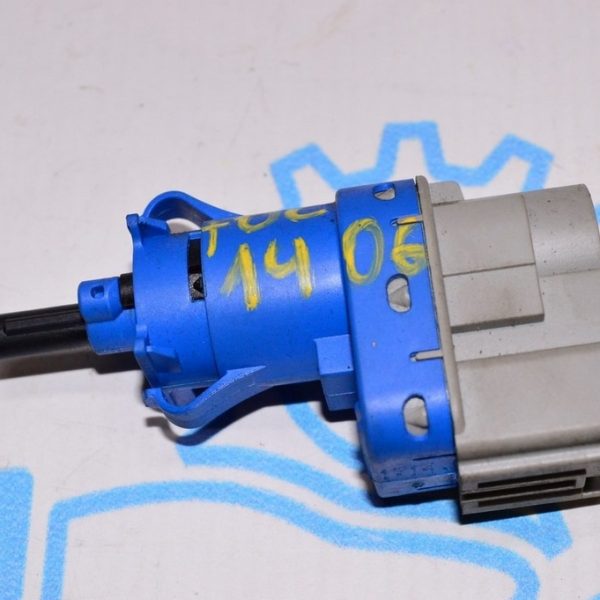 Датчик положения педали тормоза Ford Focus mk3 11-18 bt4t9g854aa
