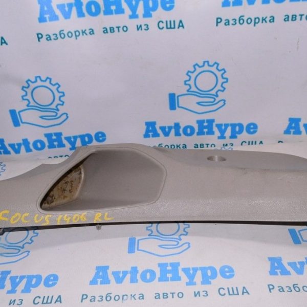 Накладка задней стойки нижняя левая Ford Focus mk3 11-18 серый CV6Z-5431013-AA