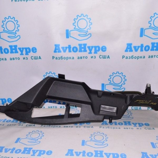 Накладка задней стойки правая Ford Focus mk3 11-18 5d F1EZ-5846808-AA