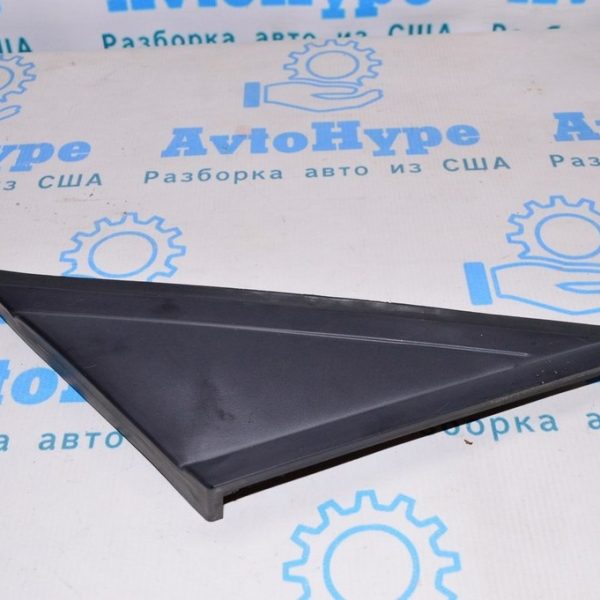 Молдинг крыла уголок прав Ford Focus mk3 11-18 мат CP9Z-16004-A