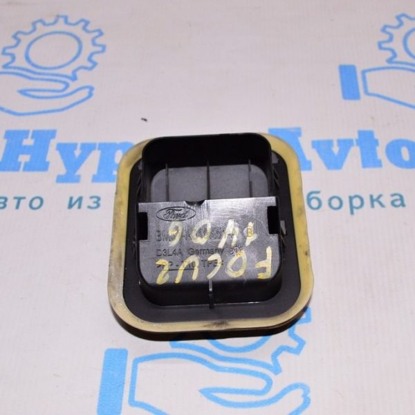 Щиток вентиляции Ford Focus центр mk3 11-18 bm51-a019k51-a