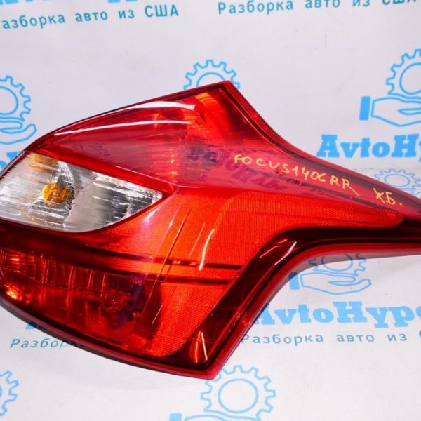 Фонарь правый Ford Focus mk3 11-14 дорест 5d usa (06) DM5Z-13404-C