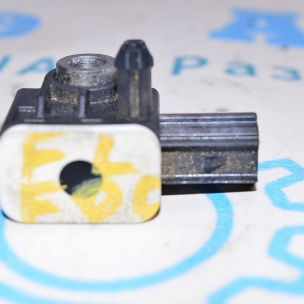 Датчик подушки безопасности перед лев Ford Focus mk3 11-18 CM5T14B006AA
