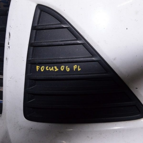 Решетка переднего бампера лев Ford Focus mk3 11-14 дорест мат CP9Z-17K946-A