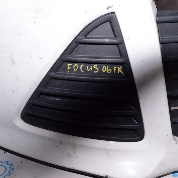 Решетка переднего бампера прав Ford Focus mk3 11-14 дорест мат CP9Z-17K946-B