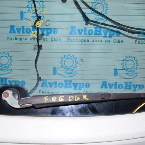 Поводок дворника зад Ford Focus mk3 11-18 CV6Z-17526-C