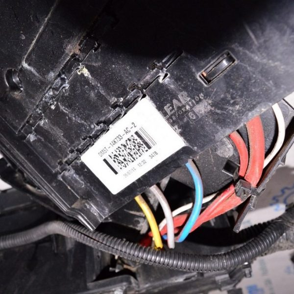Блок предохранителей подкапотный Ford Focus mk3 11-18 (06) DM5T14K733AC