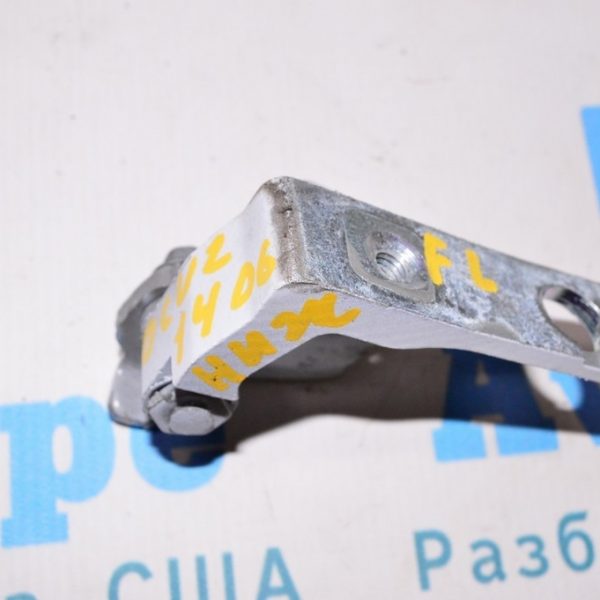 Петля двери нижняя перед лев Ford Focus mk3 11-18 CP9Z-5422811-A