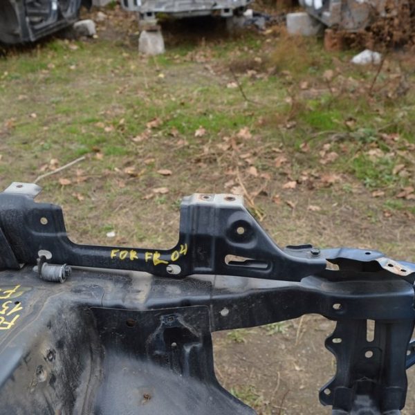 Кронштейн крыла верх перед лев Subaru Forester 14-18 SJ 57160SG0109P