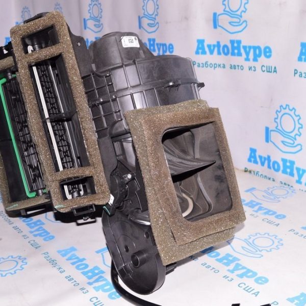 Радиатор отопителя печки Ford Focus mk3 11-18 F1FZ-18476-A