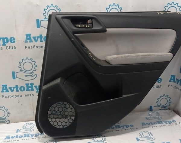 Обшивка двери (карточка) зад прав Subaru Forester 14-18 SJ черн с серой вставкой 94222SG000NA