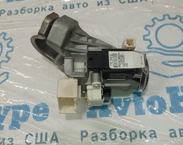 Замок зажигания с иммобилайзером Subaru Forester 14-18 88216FJ001