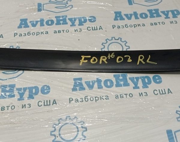 Накладка двери центр (над нижней) зад лев Subaru Forester 14-18 SJ в цвет кузова