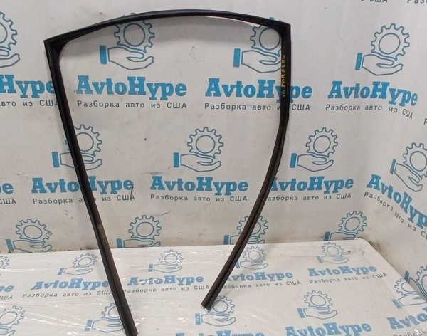 Уплотнитель стекла зад лев Subaru Forester 14-18 SJ 63527SG030