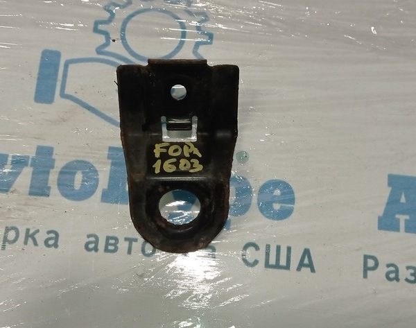 Кронштейн радиатора верхний лев Subaru Forester 14-18 SJ 2.5 45124SC000