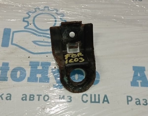 Кронштейн радиатора верхний прав Subaru Forester 14-18 SJ 2.5 45124SC000