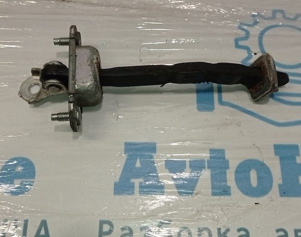 Ограничитель двери зад лев Subaru Forester 14-18 SJ 62124FG004