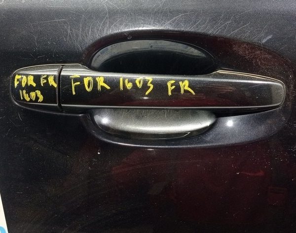 Заглушка внешней ручки перед прав Subaru Forester 14-18 SJ 61134FJ200