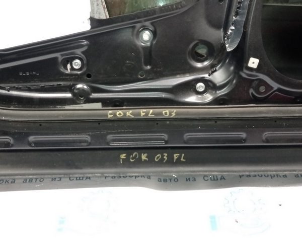 Уплотнитель двери перед лев Subaru Forester 14-18 SJ нижний 63511SG011