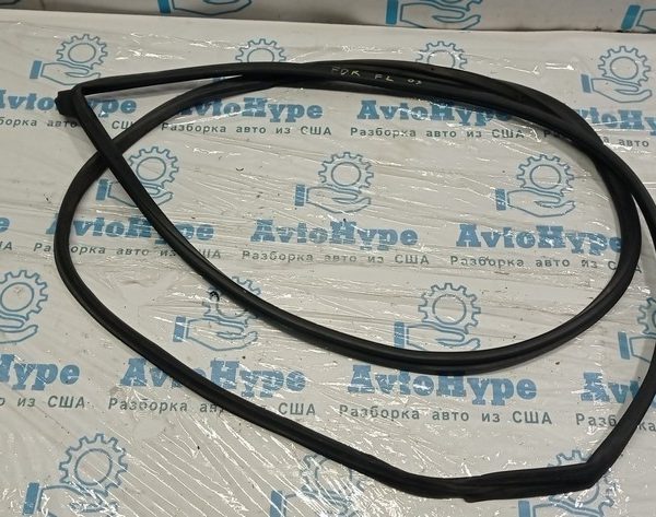 Уплотнитель двери перед лев Subaru Forester 14-18 SJ 63511SG011