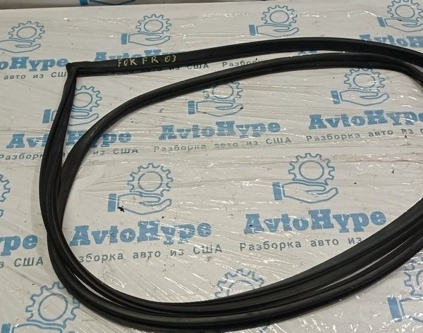 Уплотнитель двери перед прав Subaru Forester 14-18 SJ нижний 63511SG001